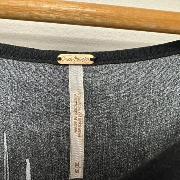 Free People Clear Skies Printed Cold Shoulder Tunic Floral Black Women's Medium - Picture 9 of 14